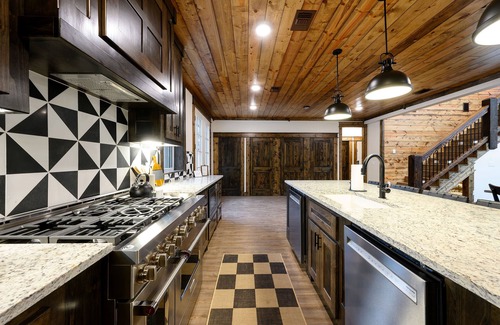Broken Bow Cabin | Rooftop Patio Fun New Luxury Cabin with Pool, Indoor 3-Story Slide, Pet Friendly
