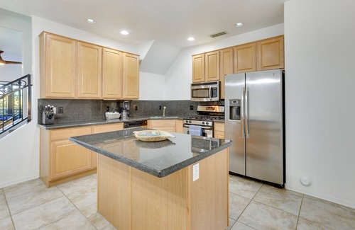 Camelback East House | Rooftop Patio, Skyline Views: Phoenix Townhome!
