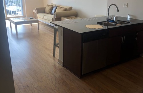 Central Business District Condo | Rooftop pool highrise views