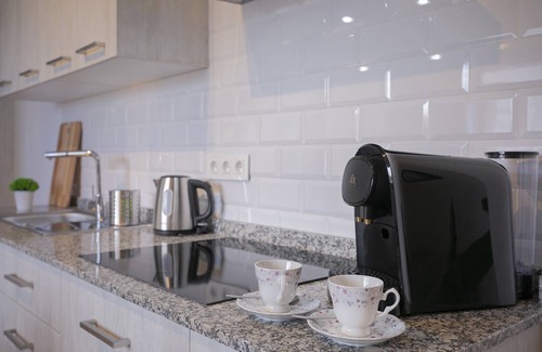 El Guincho Apartment | Rooftop View Escape/1 Min to Center/Fast Wi-Fi