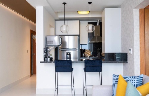 La Arboleda Condo | ★RooftopPool-KINGbed-Views-Gym-WiFi-A/C-YellowKey★