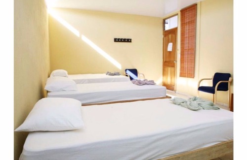 Managua Bed & Breakfast | ROOM 1-C - 3 SINGLE BEDS