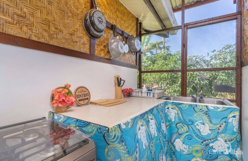 Moorea-Maiao House | Room 1 - Secluded Rustic Bungalow by Tipaniers Beach