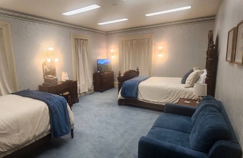 Springfield House | Room #1 - The Audubon Room