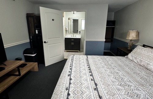 Walden Hotel | Room 14 Caribou Crossing Motel