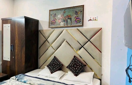 The Mall Road Hotel | Room 2 - Hill view Doon view city view