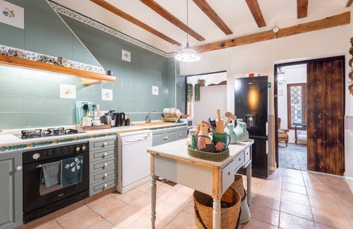 Alcublas Apartment | Room '2B' with Shared Pool, Private Garden and Wi-Fi