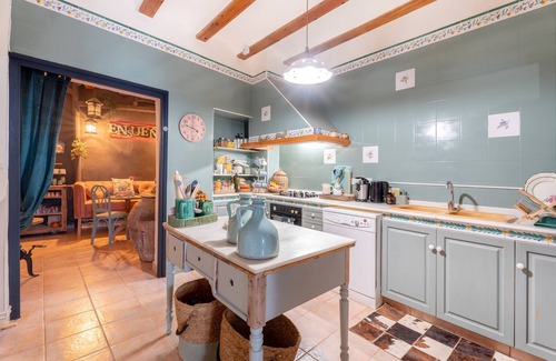 Alcublas Apartment | Room '2B' with Shared Pool, Private Garden and Wi-Fi