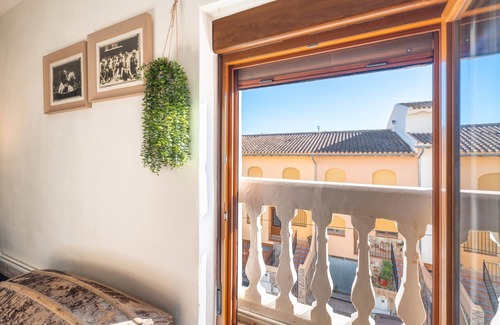Alcublas Apartment | Room '2B' with Shared Pool, Private Garden and Wi-Fi