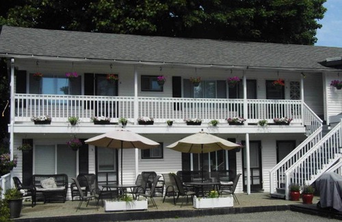 Otter Creek Apartment | Room 3 at Otter Creek Inn