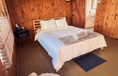 Joshua Tree Hotel | Room 3 - Downtown Joshua Tree Motel - Pet Friendly - Walk to Shops & Visitor Center, Minutes to Park Entrance