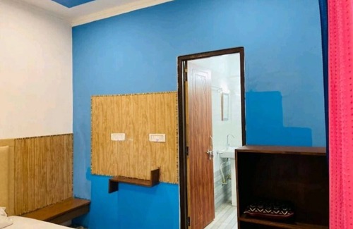 The Mall Road Hotel | Room 4 - Hill view Doon view city view