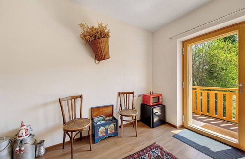 Pieve di Cadore Apartment | Room '4- Nene Maria' with Shared Terrace, Private Garden and Wi-Fi