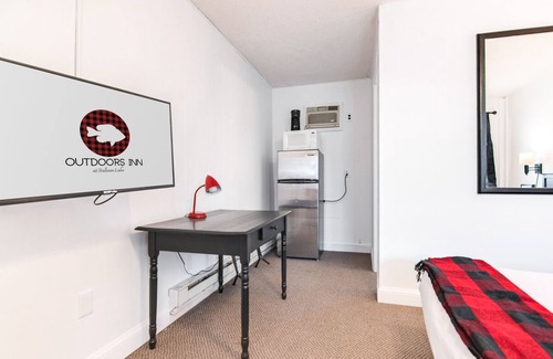 Balsam Lake House | Room 5 Boutique Hotel Balsam Lake, WI