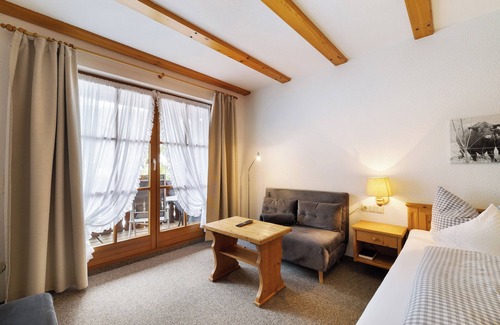 Ehlenbogen Apartment | Room '6' with Mountain View, Shared Terrace and Wi-Fi