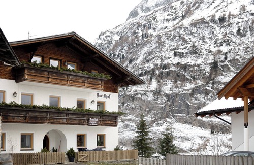 Val di Vizze Apartment | Room 'Bartlhof Vitus' with Mountain View, Shared Terrace and Wi-Fi
