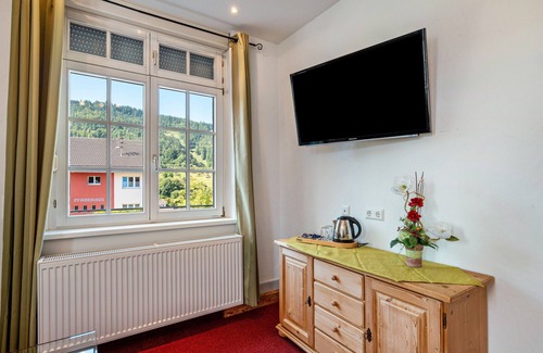 Forbach Apartment | Room 'Christophorus' with Shared Terrace, Shared Garden and Wi-Fi