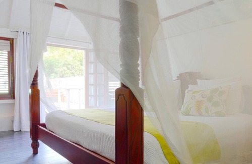Grande Saline Cabin | Room Colibri .