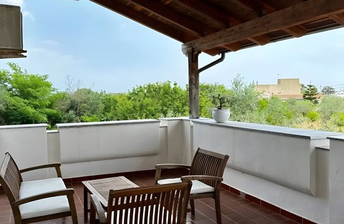 Vignacastrisi Apartment | Room 'Dalia 2' with Shared Terrace, Wi-Fi and Air Conditioning