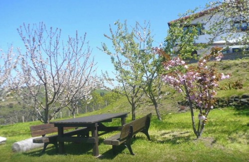Deba Apartment | Room 'Doble 4' with Mountain View, Private Garden and Wi-Fi