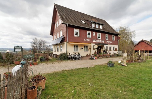 Hallwangen Apartment | Room 'Doppelzimmer 2 Premium' with Shared Terrace, Shared Garden and Wi-Fi