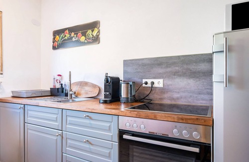 Horrenberg Apartment | Room 'Doppelzimmer 2' with Shared Terrace, Shared Garden and Wi-Fi