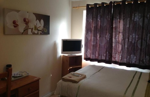 Harlington House | Room-double Room Private Shower Room - d