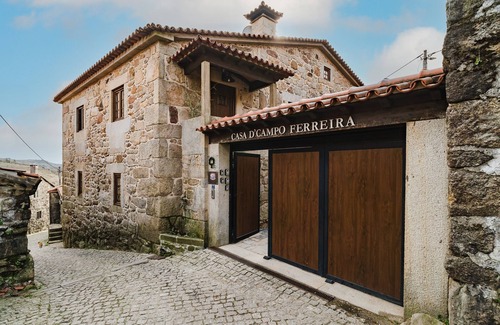 Montalegre Apartment | Room 'Duplo - 3' with Shared Terrace and Wi-Fi