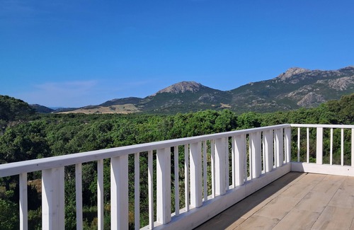 Calangianus Apartment | Room 'Elicriso' with Mountain View, Wi-Fi and Air Conditioning