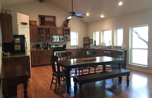 San Saba House | Room for Many - Retreat on the creek