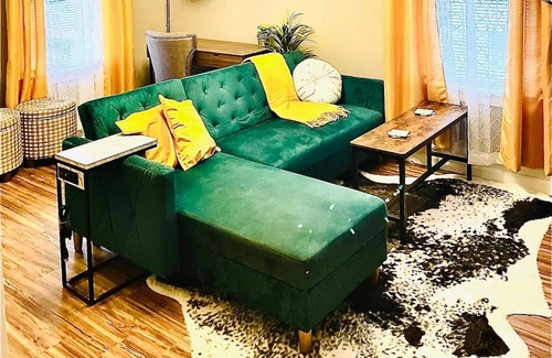 Hillsdale House | ROOM FOR RENT: In Newly Renovated Two Bedroom Home. Safe Location.