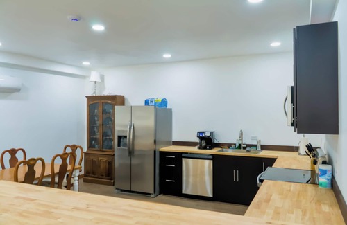 Keeling House | Room for rent near VIR or Hyco Lake up to 8 rooms avail w/kitchen & conf