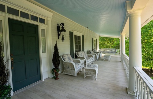 Carbondale House | Room for the Whole Family to Enjoy the 4th of July Together!