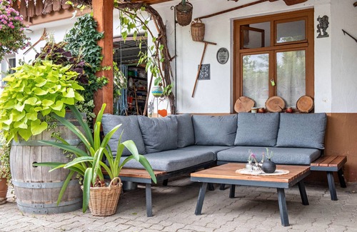 Ihringen Apartment | Room 'Gästezimmer' with Shared Terrace, Shared Garden and Wi-Fi