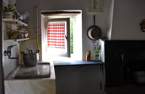 Carrodano Inferiore Apartment | Room 'Gloria' with Mountain View and Shared Garden