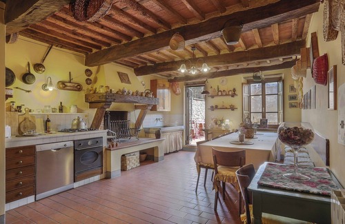 Montecarlo Villa | Room 'Grand Suite Peperosa - Second Floor' with Shared Terrace and Wi-Fi