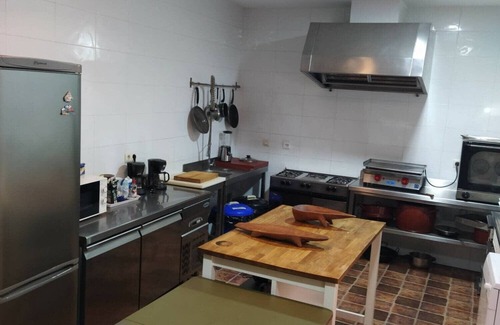 Villarrubia de Santiago Apartment | Room 'Habitación 6' with Private Garden, Wi-Fi and Air Conditioning