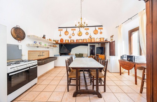 Calvia Apartment | Room 'Habitación 4' with Mountain View, Shared Pool and Wi-Fi