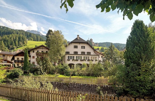 Sarntal Apartment | Room 'Hirschen Aldo' with Mountain View, Shared Terrace and Wi-Fi