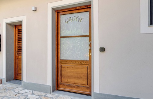 Borgo San Lorenzo Apartment | Room 'Il Borghetto Girasole' with Shared Garden, Wi-Fi and Air Conditioning