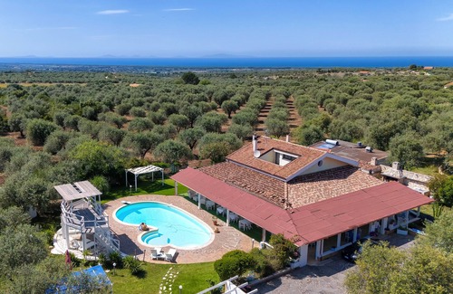 Sorso Apartment | Room 'Imperial Con Piscina Privata' with Shared Pool, Shared Terrace and Air Conditioning