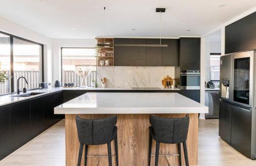 Maddela Apartment | Room in a Modern Home in keysborough