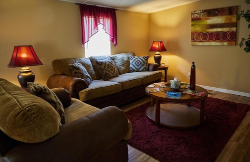 Homosassa House | Room in BB - Pleasant Days Bb Tropical Master Suite