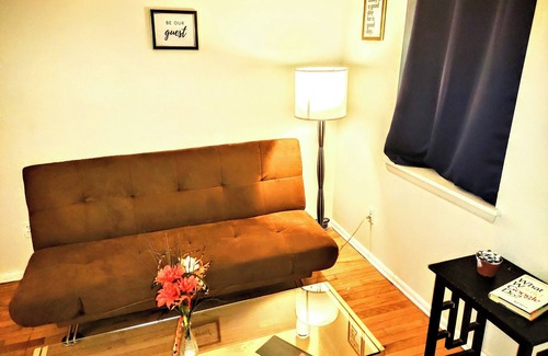 Midtown-Edmondson House | Room in Guest Room - Cozy Bedroom Close to Downtown