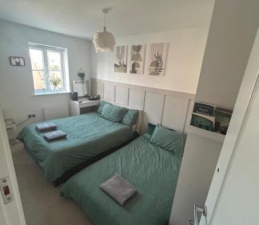 Whitfield House | Room in house close to Dover port