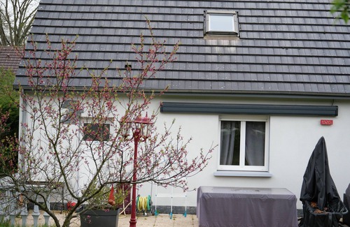 Sille-le-Philippe House | Room in residential area 20 minutes from Le Mans racetrack. Breakfast included.