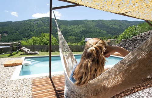 Valgorge Apartment | Room 'La Ferme De Chalas - Dénave' with Shared Pool, Shared Terrace and Wi-Fi