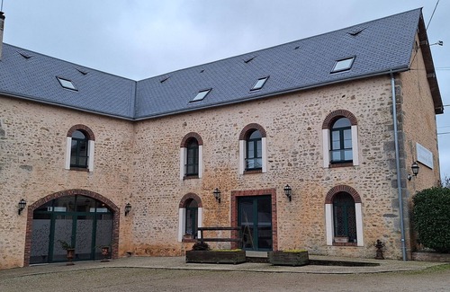 Fye Apartment | Room 'Le Meslay N°7 - Chambre 4 Pers' with Shared Terrace, Shared Garden and Wi-Fi