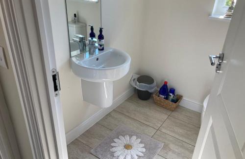 Swindon House | Room near M4, Great Western Hospital