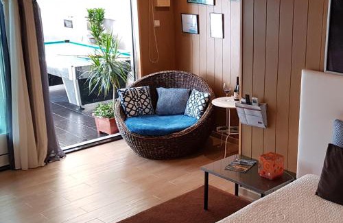 Maia House | Room near the airport